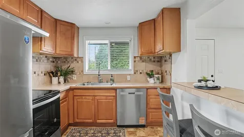 7039 S L Street Tacoma WA 98408
