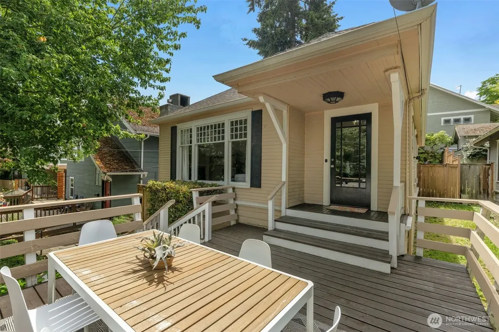155 Florentia Street Seattle WA 98109