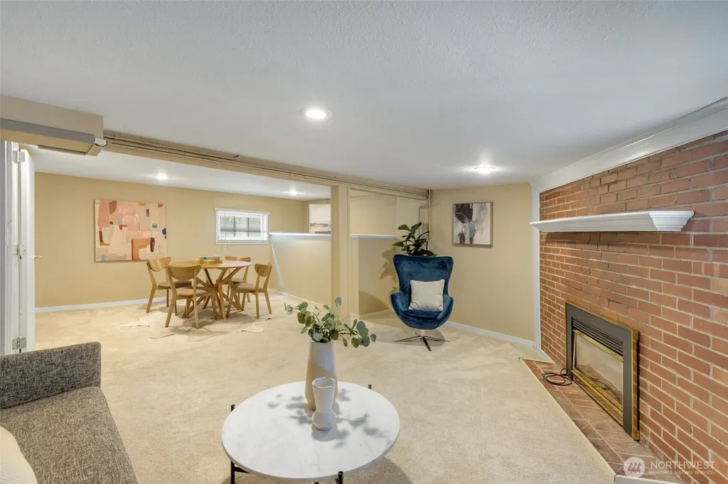 155 Florentia Street Seattle WA 98109