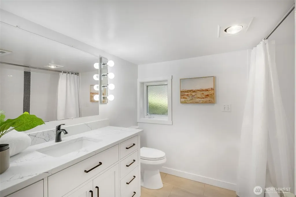 155 Florentia Street Seattle WA 98109