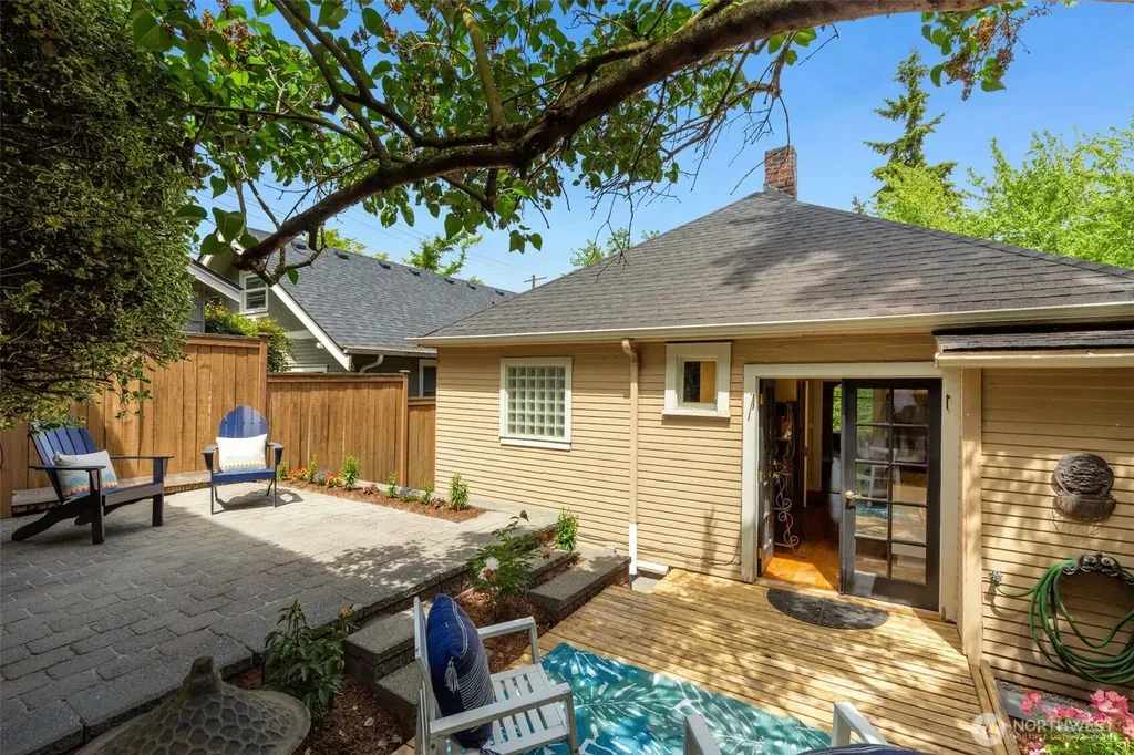 155 Florentia Street Seattle WA 98109