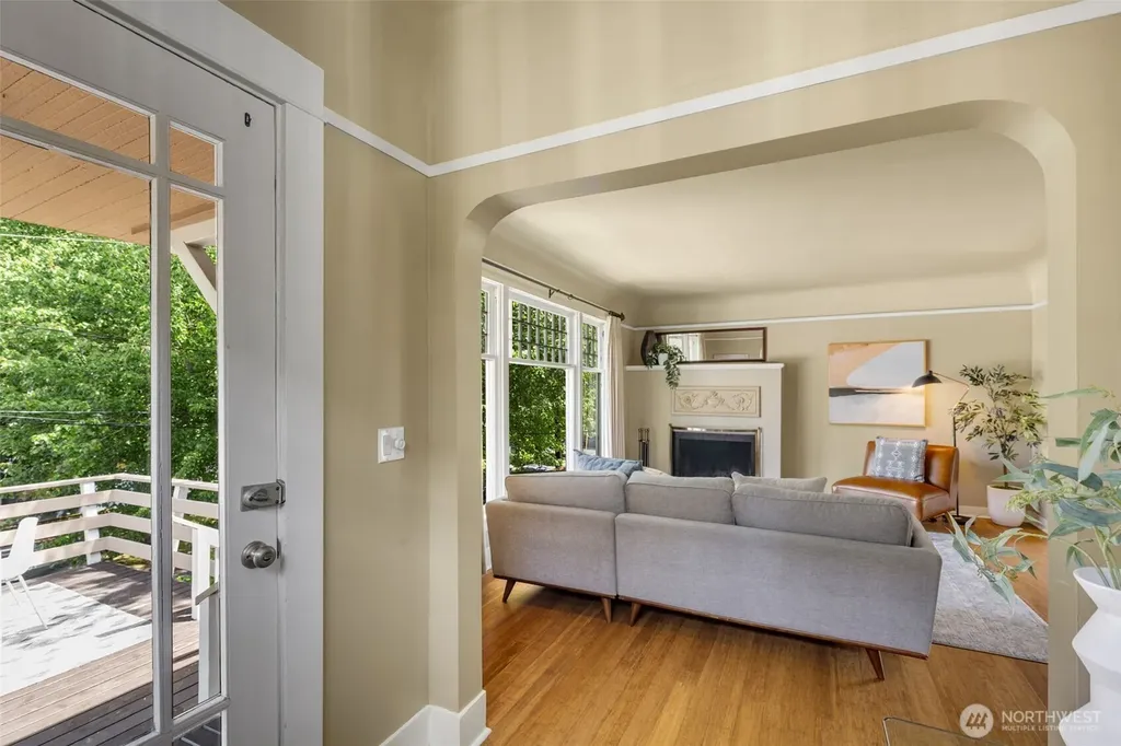 155 Florentia Street Seattle WA 98109