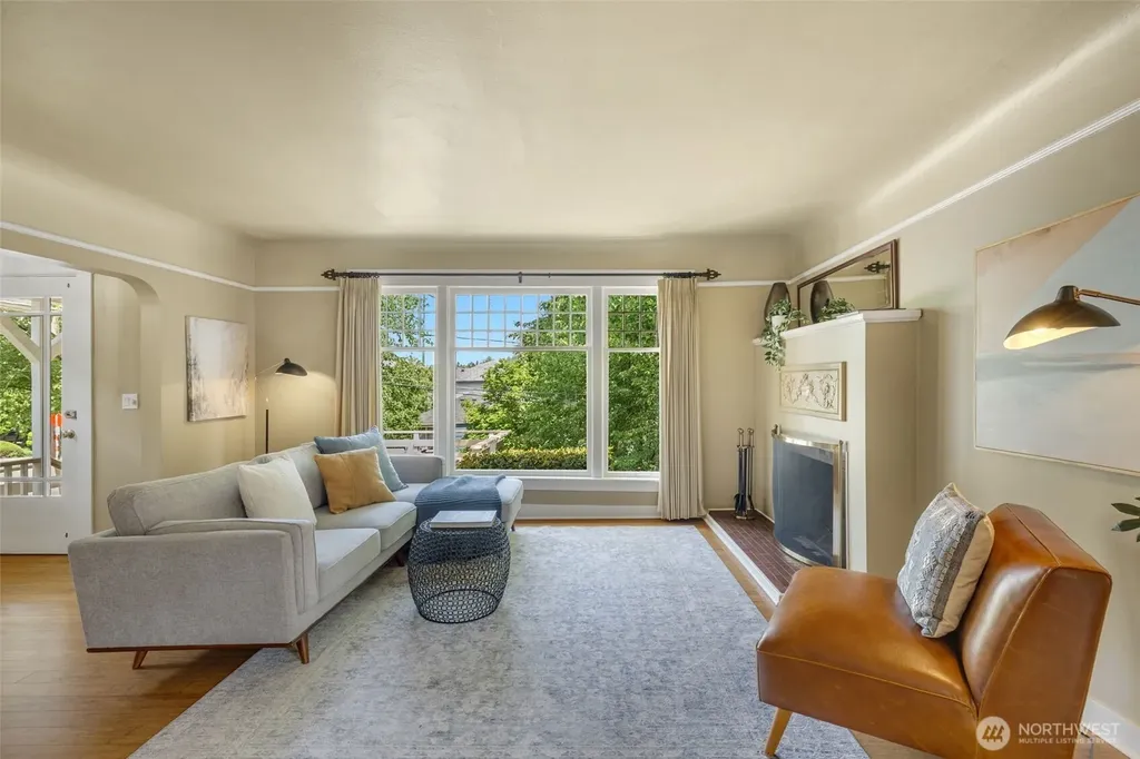 155 Florentia Street Seattle WA 98109