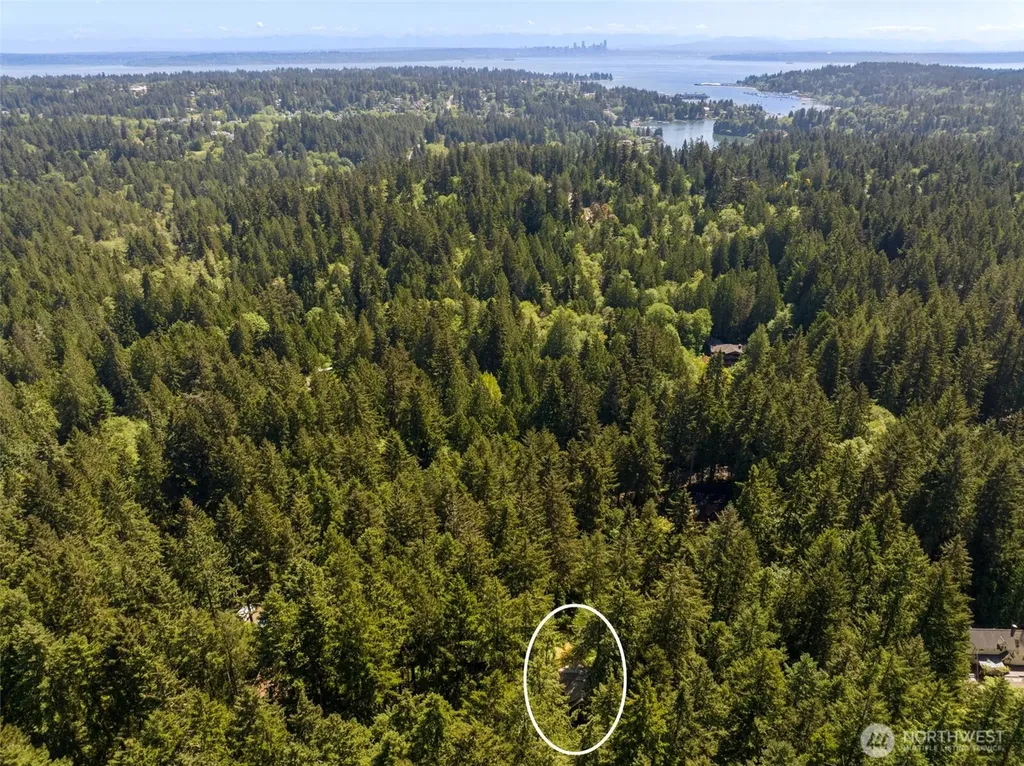 7026 Island Center Road NE Bainbridge Island WA 98110