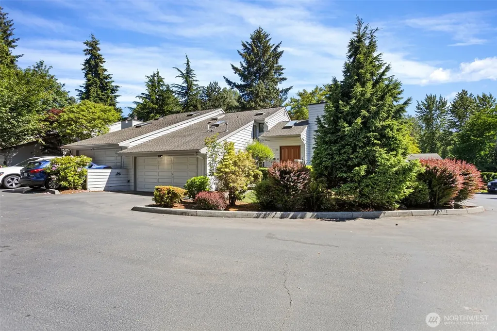 10 143rd Avenue SE Bellevue WA 98007