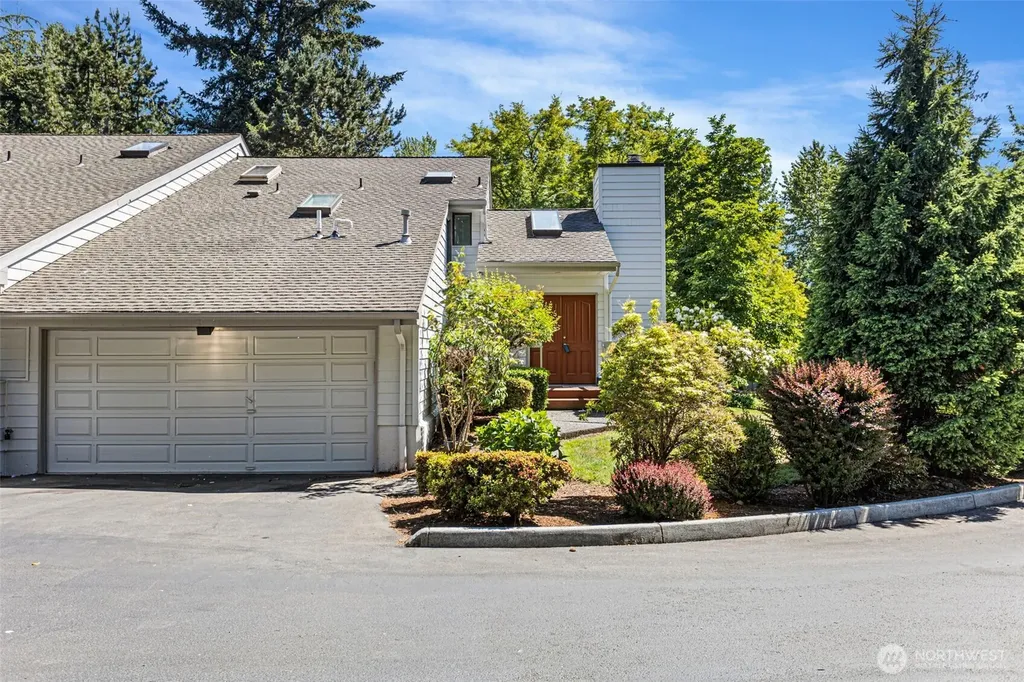 10 143rd Avenue SE Bellevue WA 98007