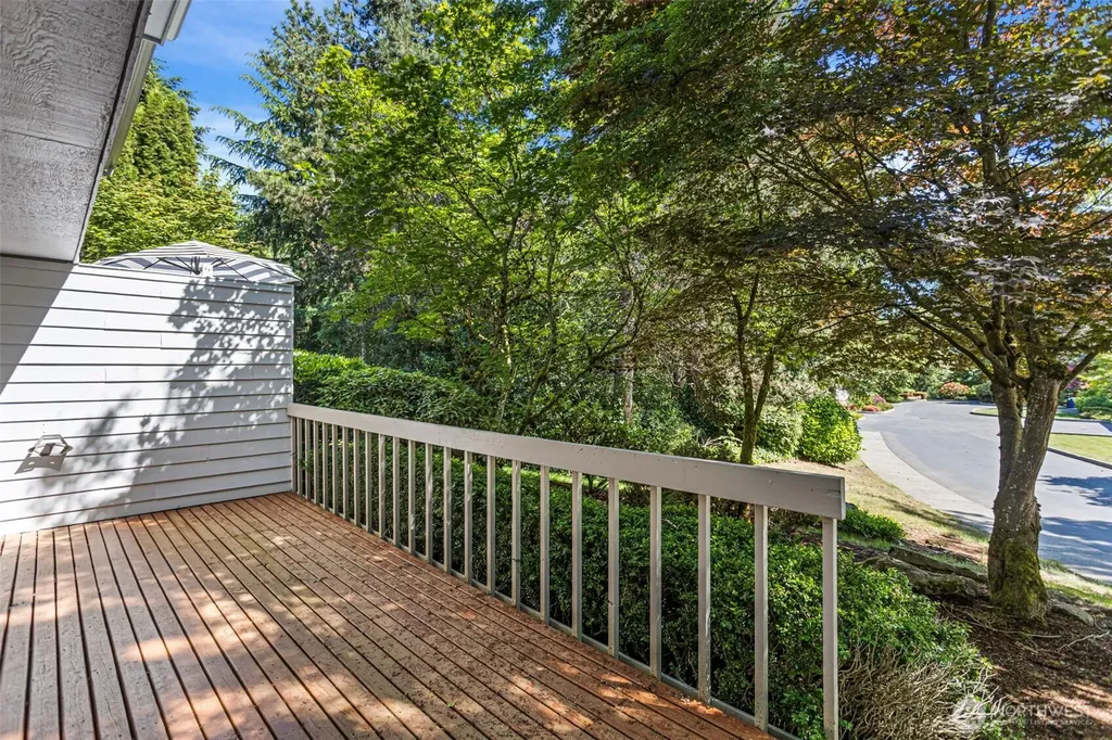 10 143rd Avenue SE Bellevue WA 98007