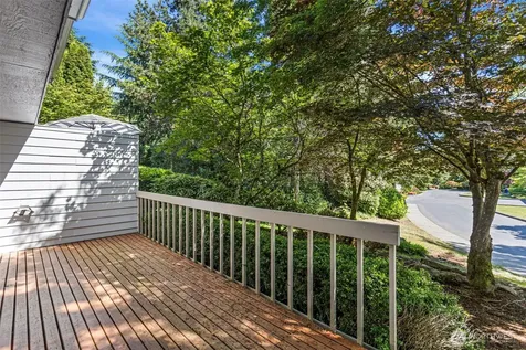 10 143rd Avenue SE Bellevue WA 98007