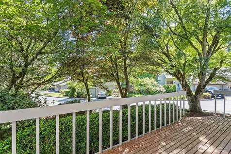 10 143rd Avenue SE Bellevue WA 98007