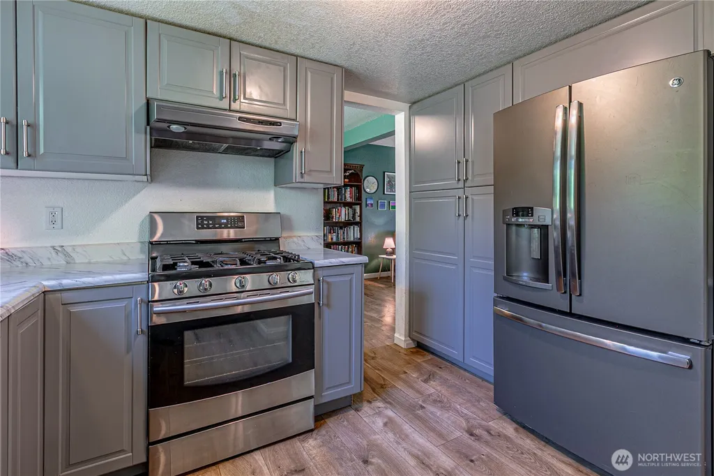 22344 122nd Avenue SE Kent WA 98031