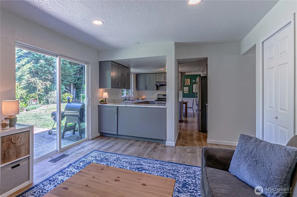 22344 122nd Avenue SE Kent WA 98031
