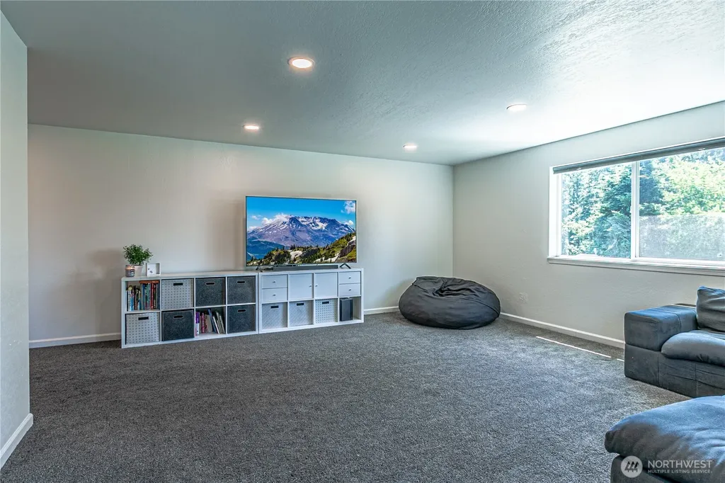 22344 122nd Avenue SE Kent WA 98031