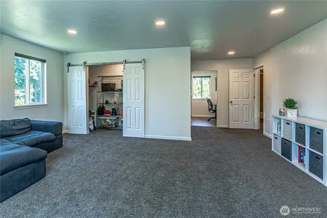 22344 122nd Avenue SE Kent WA 98031