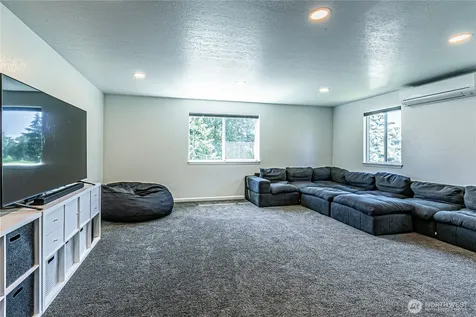 22344 122nd Avenue SE Kent WA 98031