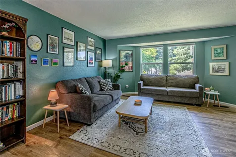 22344 122nd Avenue SE Kent WA 98031