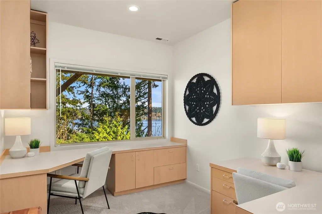 936 170th Place SE Bellevue WA 98008