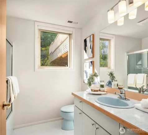 936 170th Place SE Bellevue WA 98008