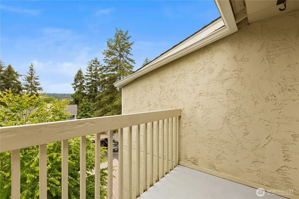 9494 Redmond-woodinville Road NE Redmond WA 98052