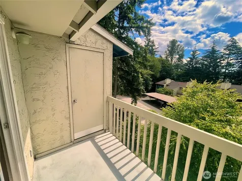 9494 Redmond-woodinville Road NE Redmond WA 98052