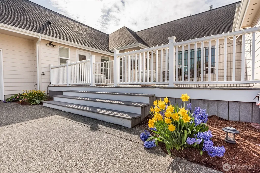 241 Lone Eagle Lane Sequim WA 98382