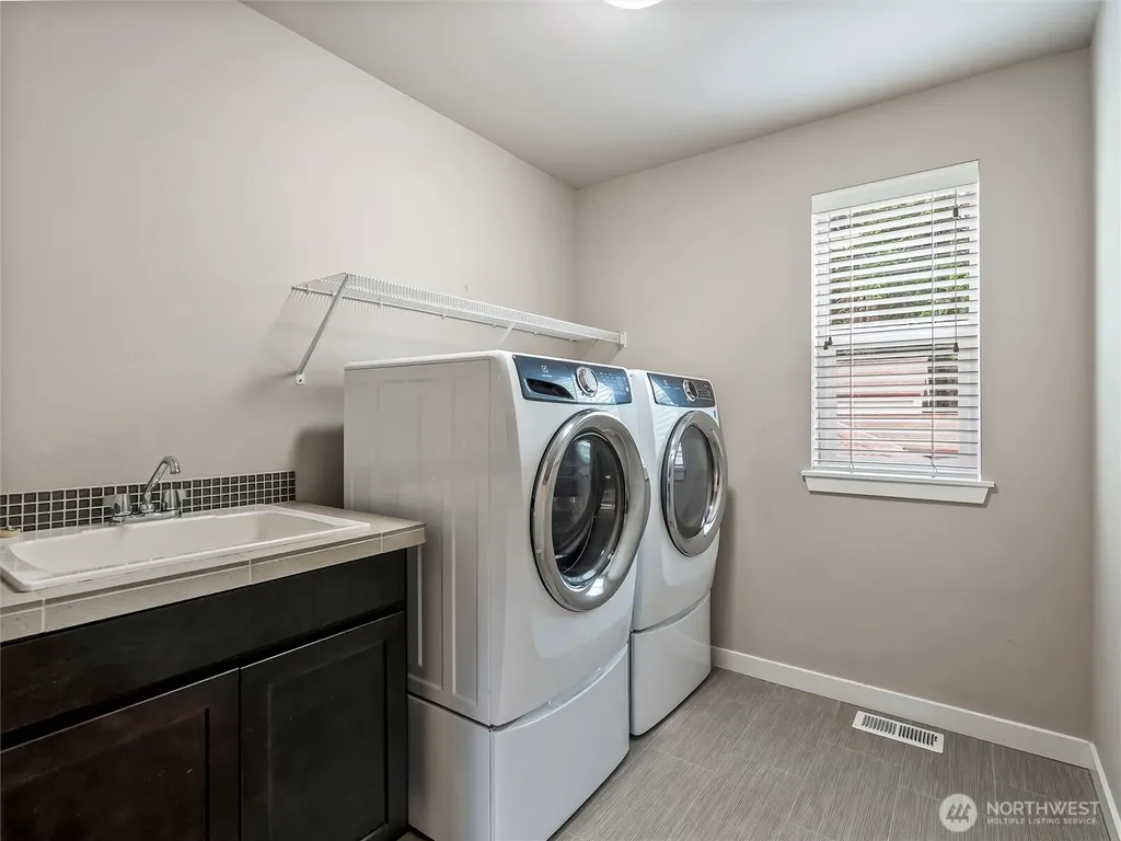 22407 96th Avenue W Edmonds WA 98020