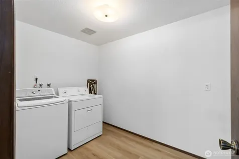 13893 John Street NE Bainbridge Island WA 98110
