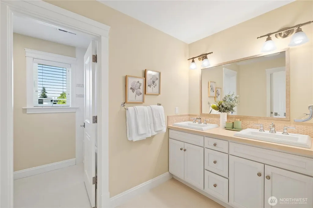 2416 96th Avenue NE Clyde Hill WA 98004