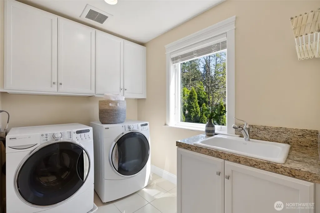 2416 96th Avenue NE Clyde Hill WA 98004