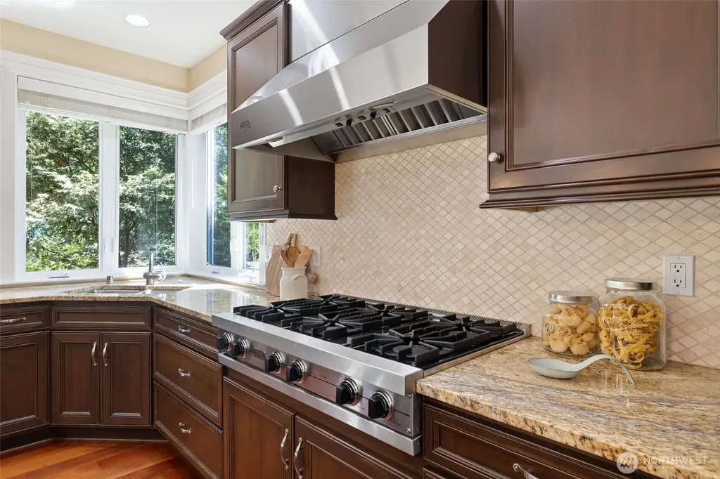 2416 96th Avenue NE Clyde Hill WA 98004