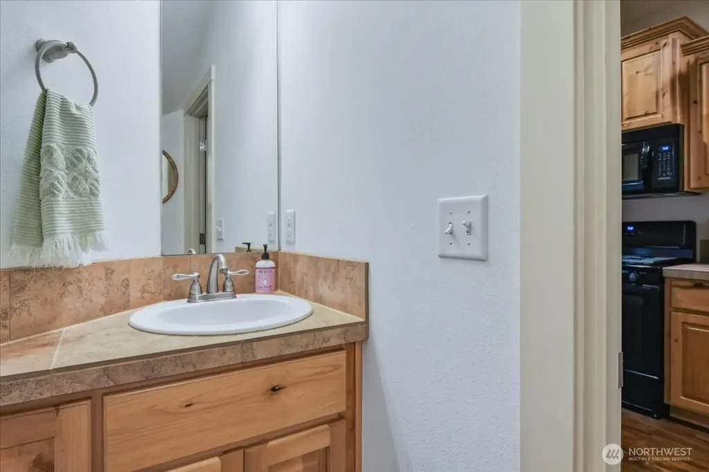 7405 NW 1st Place Vancouver WA 98665