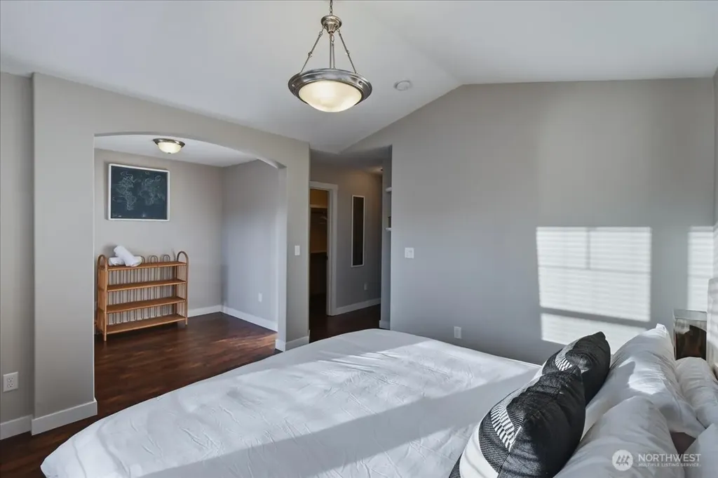 7405 NW 1st Place Vancouver WA 98665