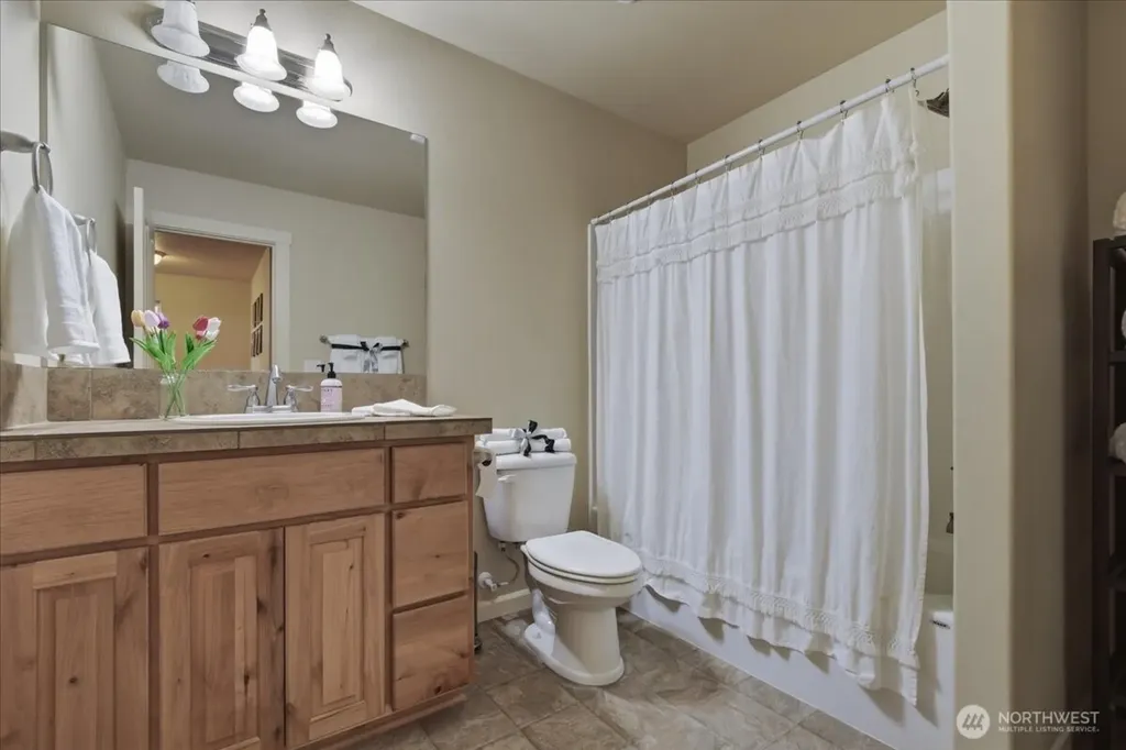 7405 NW 1st Place Vancouver WA 98665