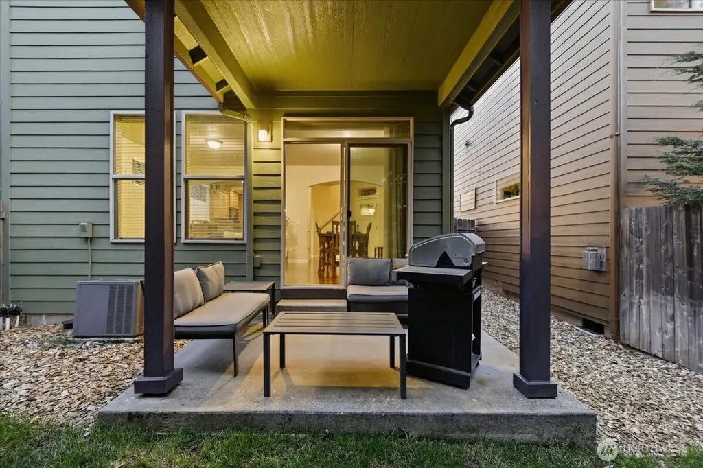 7405 NW 1st Place Vancouver WA 98665