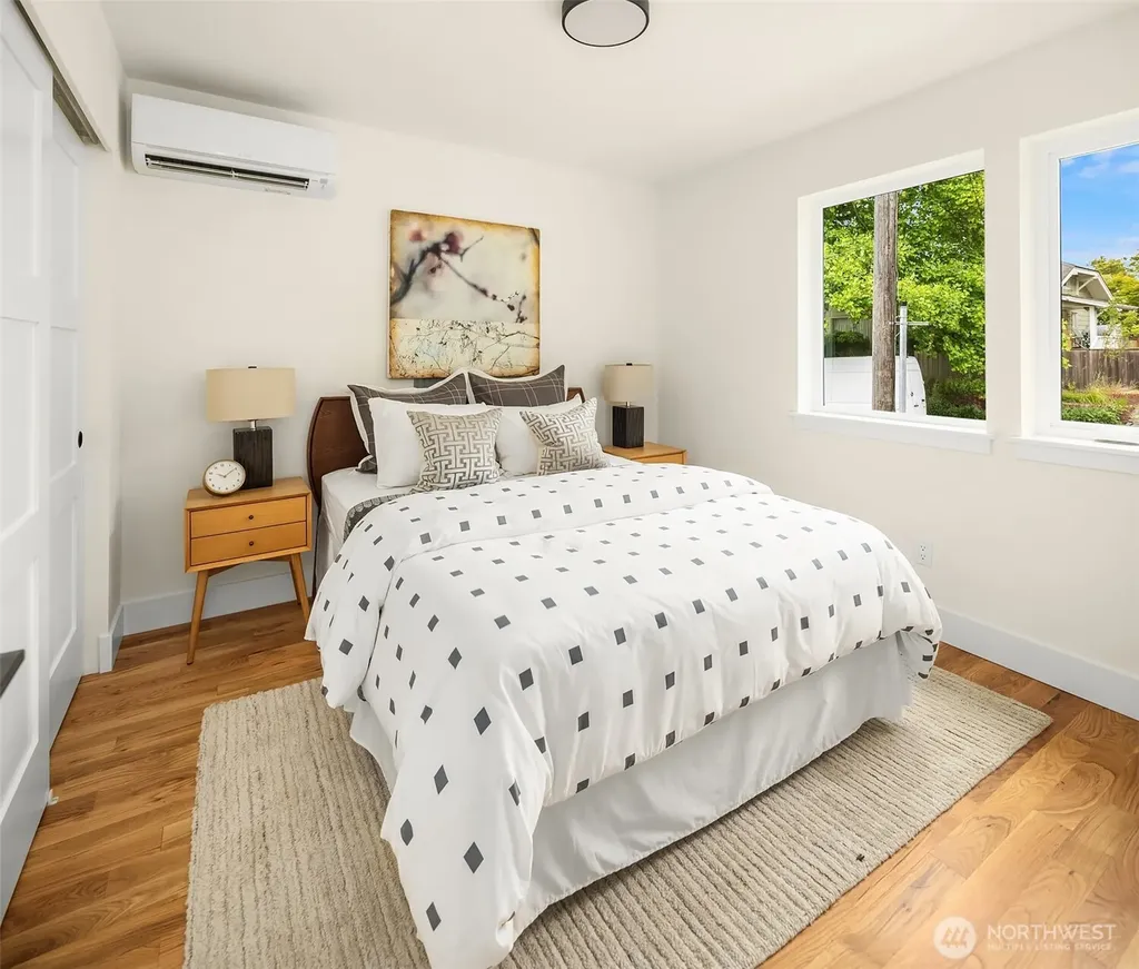 4353 SW Willow Street Seattle WA 98136