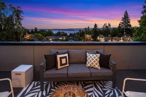 4353 SW Willow Street Seattle WA 98136