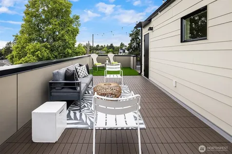 4353 SW Willow Street Seattle WA 98136