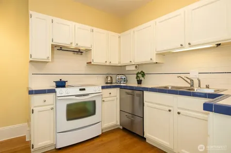 1709 E Republican Street Seattle WA 98112