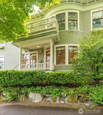 1709 E Republican Street Seattle WA 98112