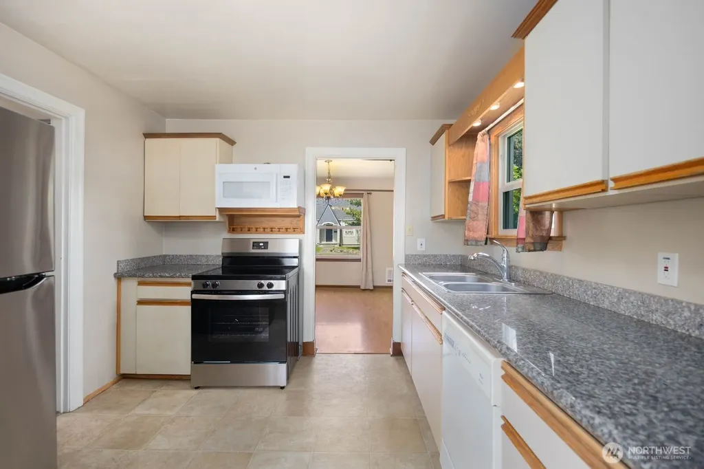 102 S 68th Street Tacoma WA 98408