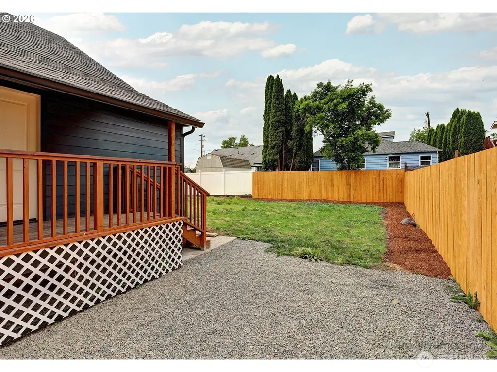 203 Roake Avenue SE Castle Rock WA 98611
