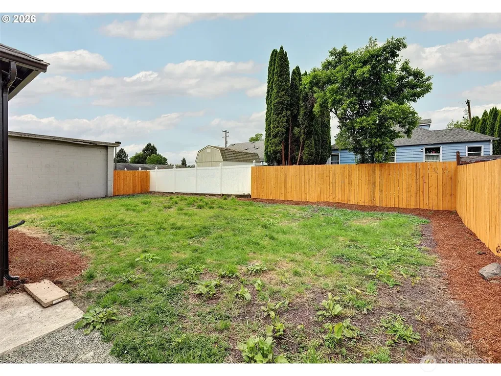 203 Roake Avenue SE Castle Rock WA 98611