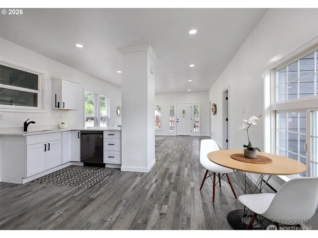 203 Roake Avenue SE Castle Rock WA 98611