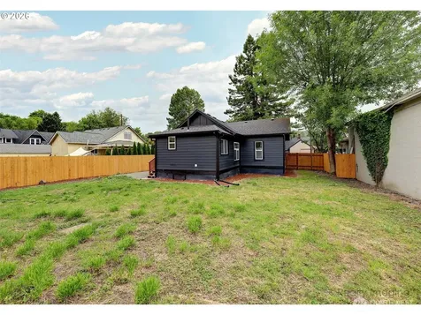 203 Roake Avenue SE Castle Rock WA 98611