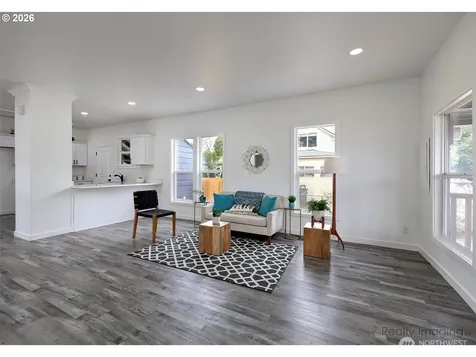 203 Roake Avenue SE Castle Rock WA 98611