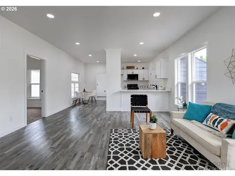 203 Roake Avenue SE Castle Rock WA 98611