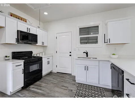 203 Roake Avenue SE Castle Rock WA 98611