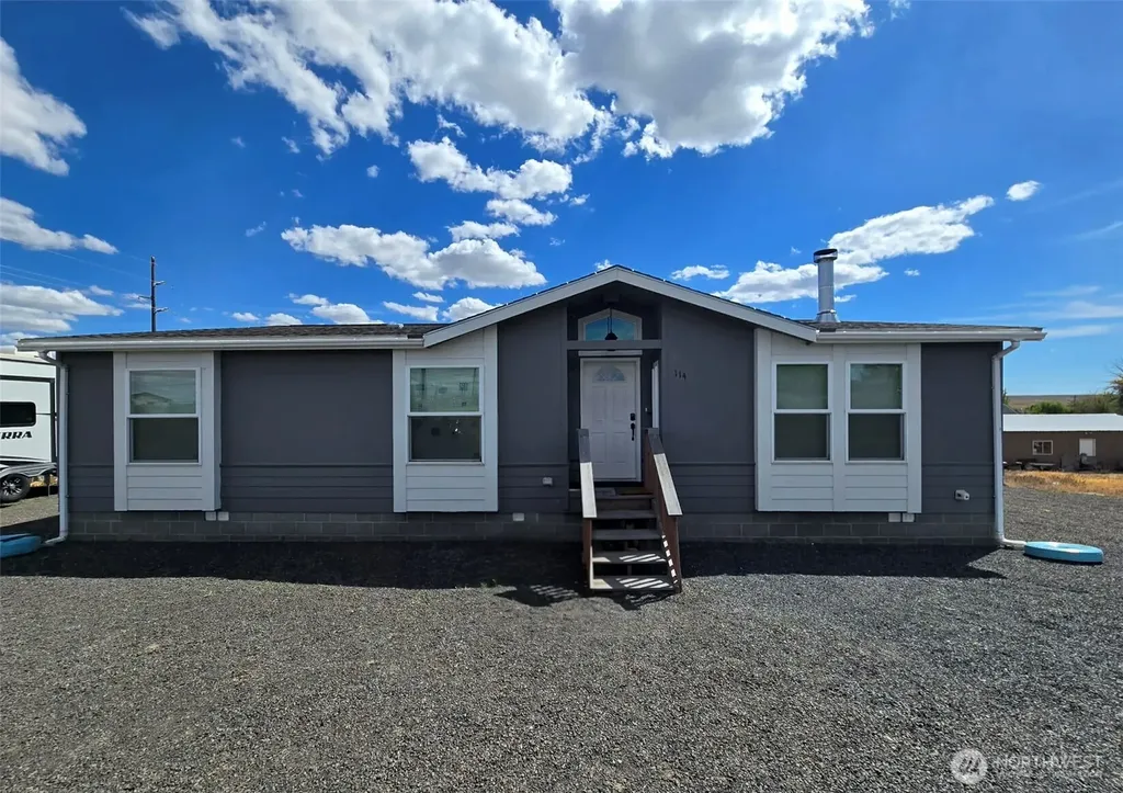 114 E 7th Street Lind WA 99341