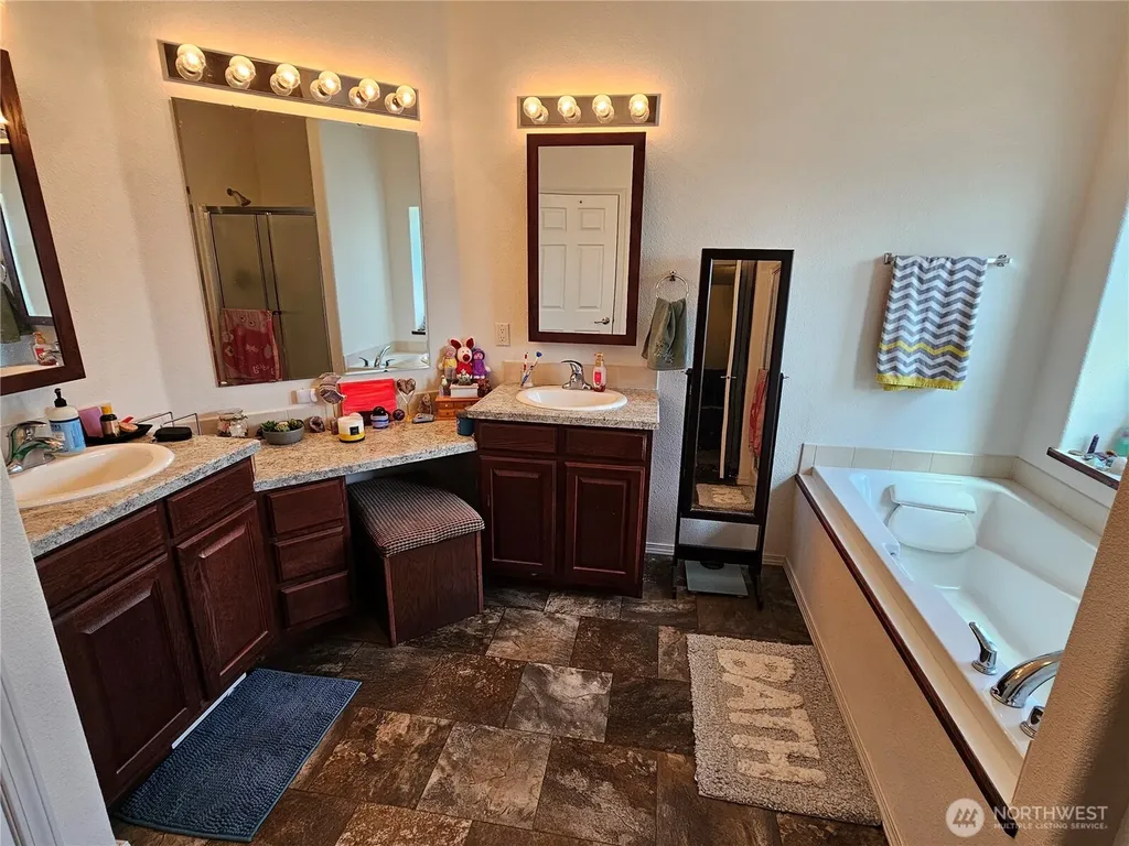 114 E 7th Street Lind WA 99341