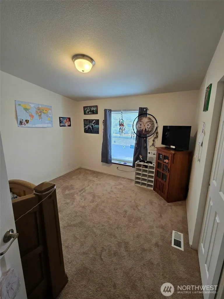 114 E 7th Street Lind WA 99341