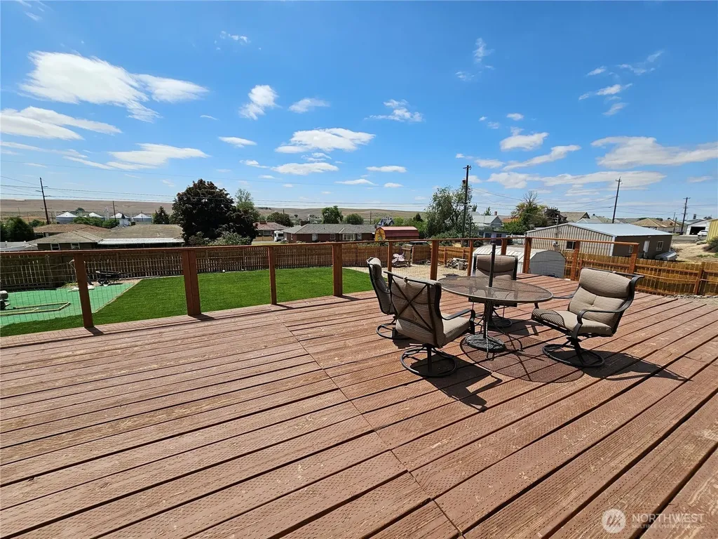 114 E 7th Street Lind WA 99341